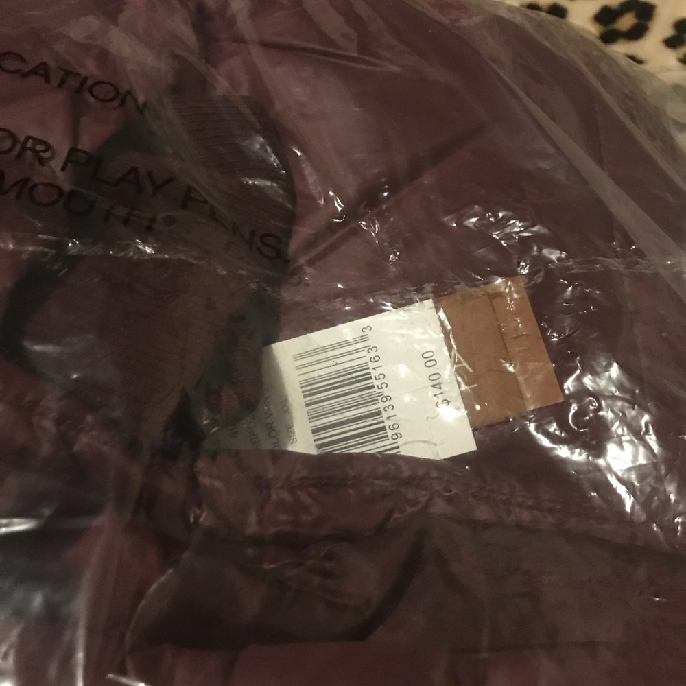 Koolaburra by UGG NWT Corduroy Mid-weight Puffer Jacket in Wine - HOST PICK! ๐ - Picture 11 of 14